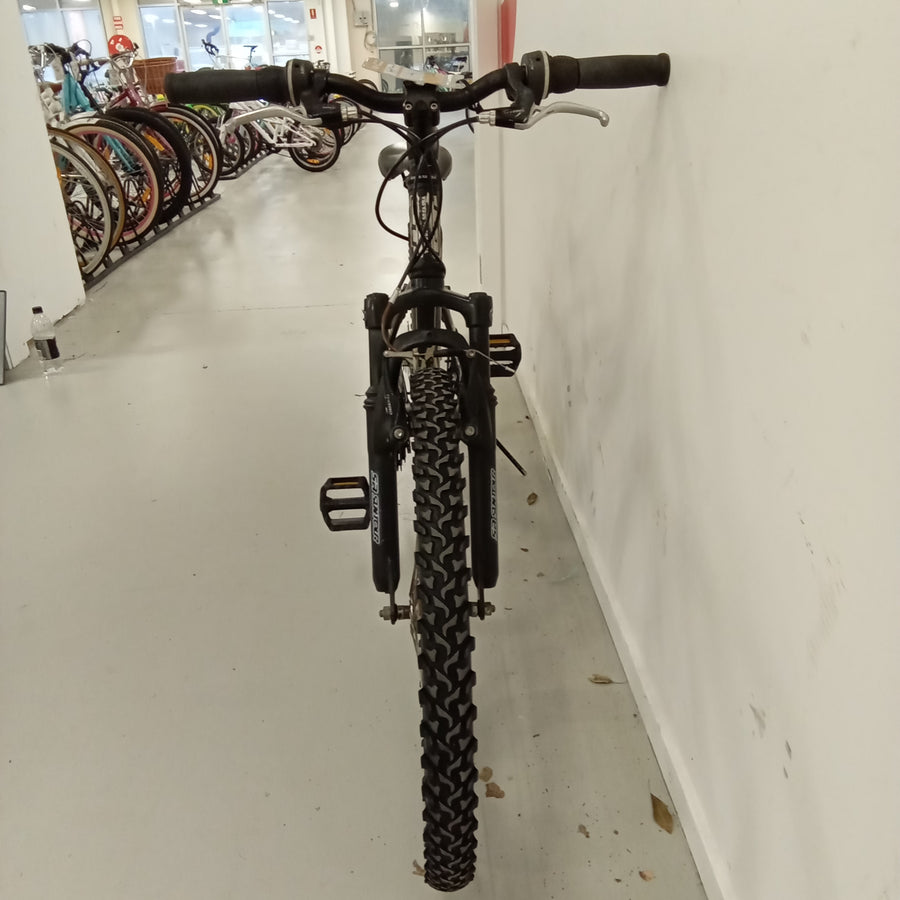905 - 24" Black, Mountain Bike,
Kids, Bike