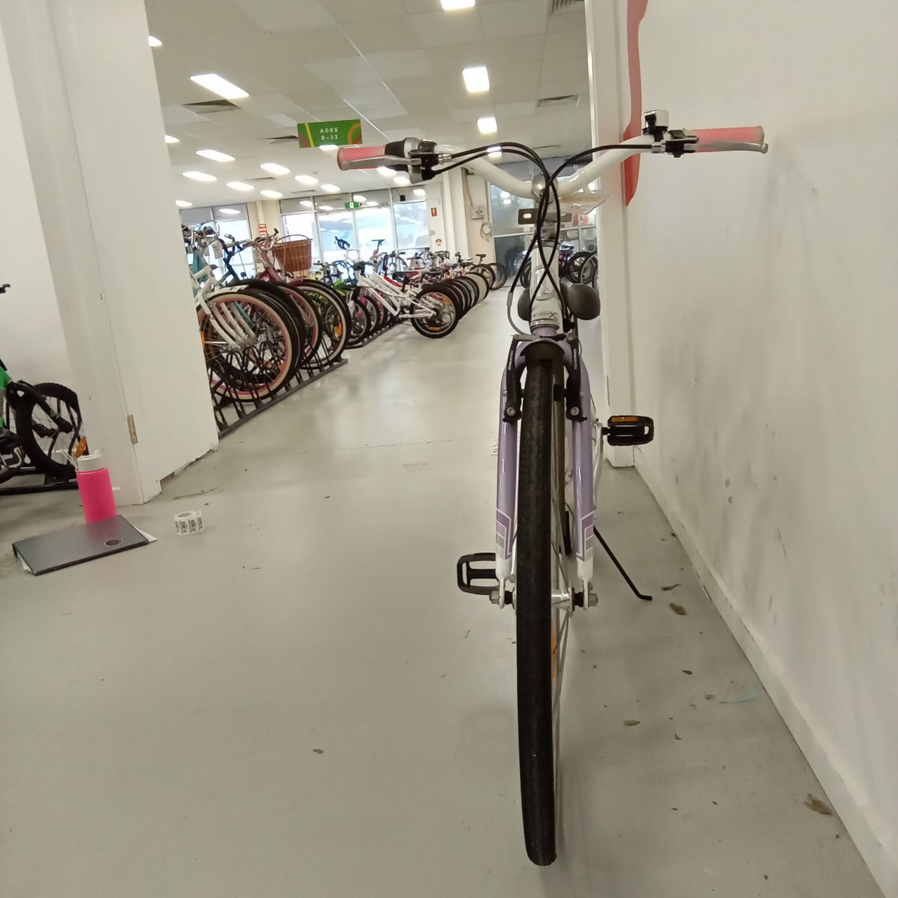 918 - 24" White,
Purple, Kids, Bike