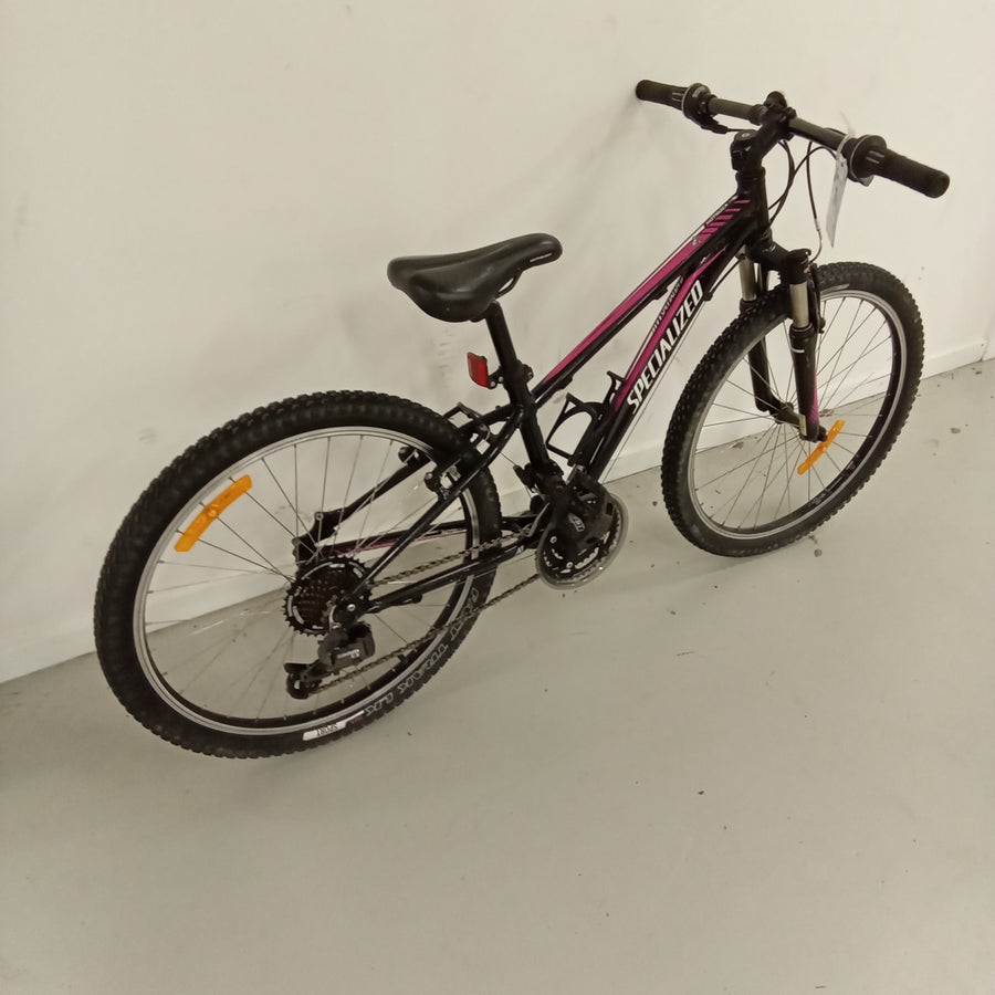 935 - 24" Black,
Pink, Mountain Bike,
Kids, Bike