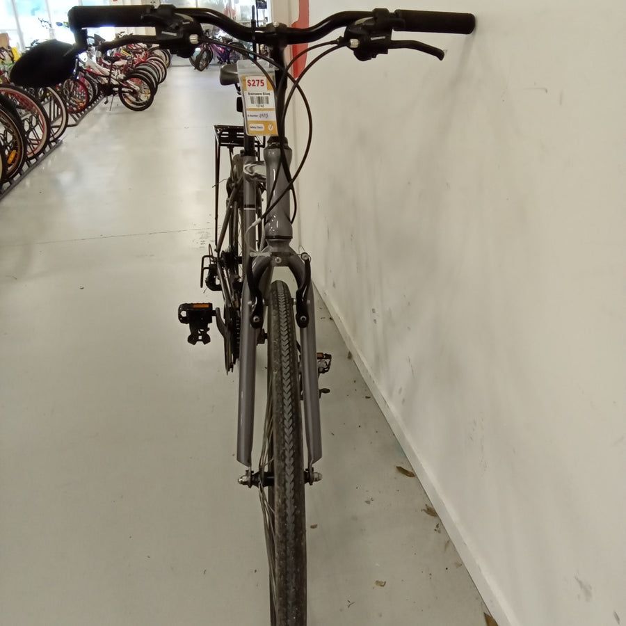 975 - 50cm Blue,
White, Flat Bar Commuter, Bike