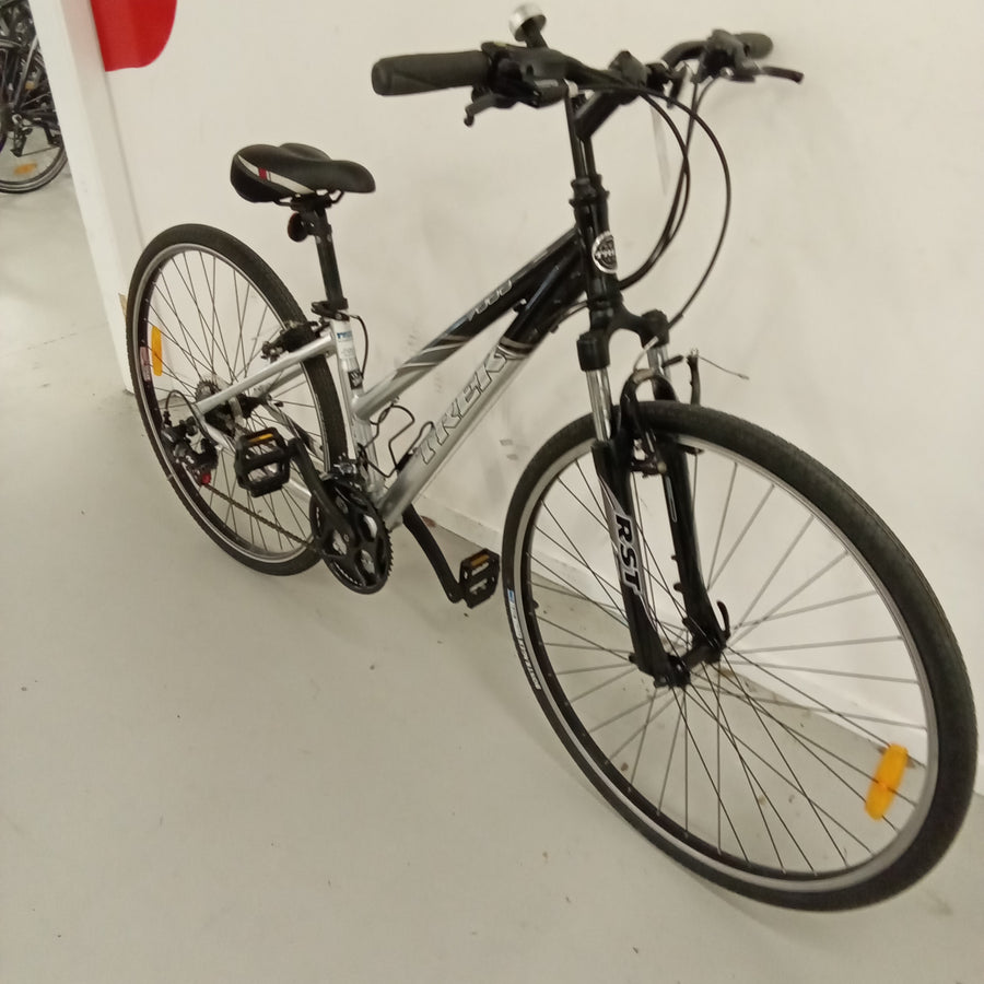 983 - 38cm Black,
Silver, Hybrid Commuter, Bike