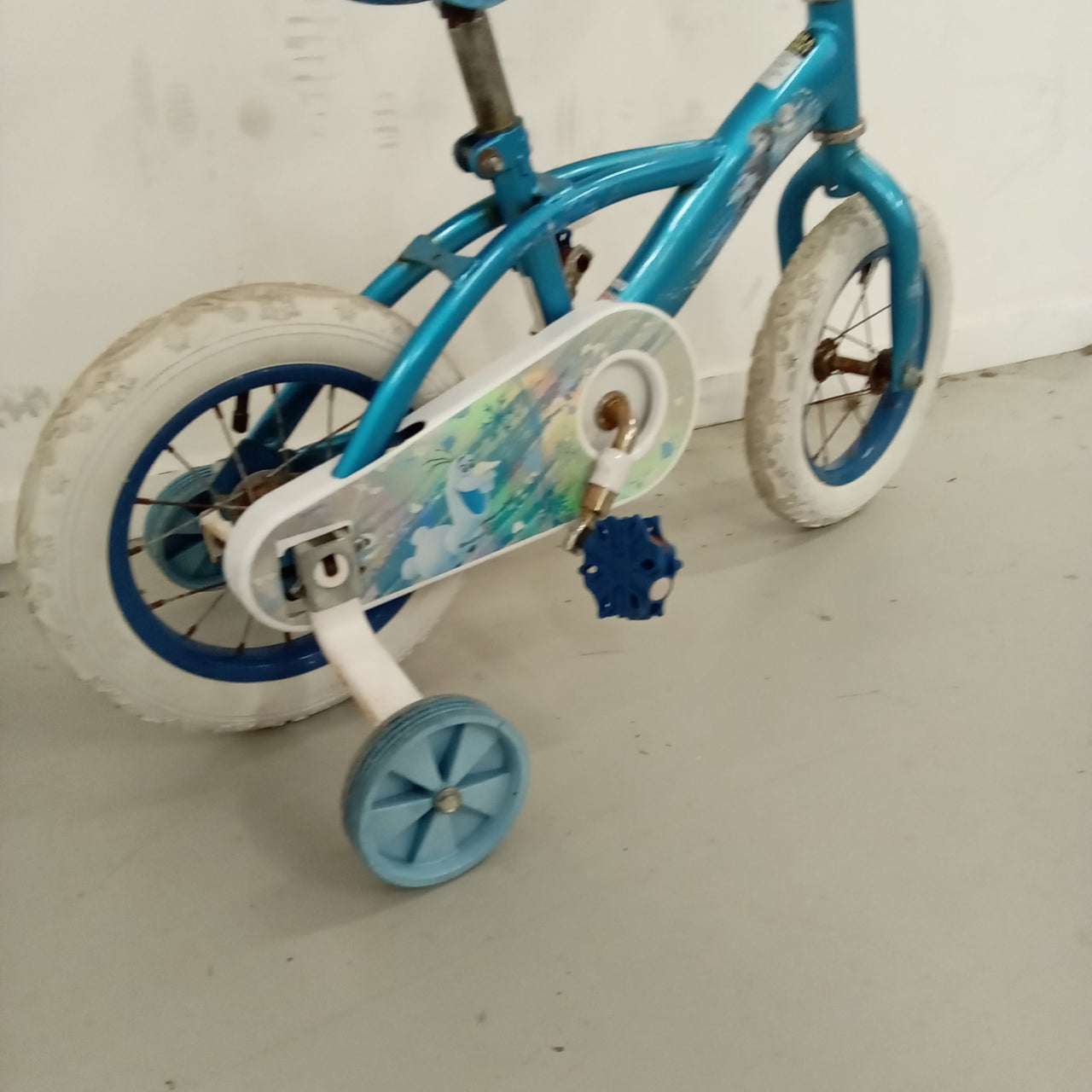 1040 - 12" Blue,
White, Kids, Bike