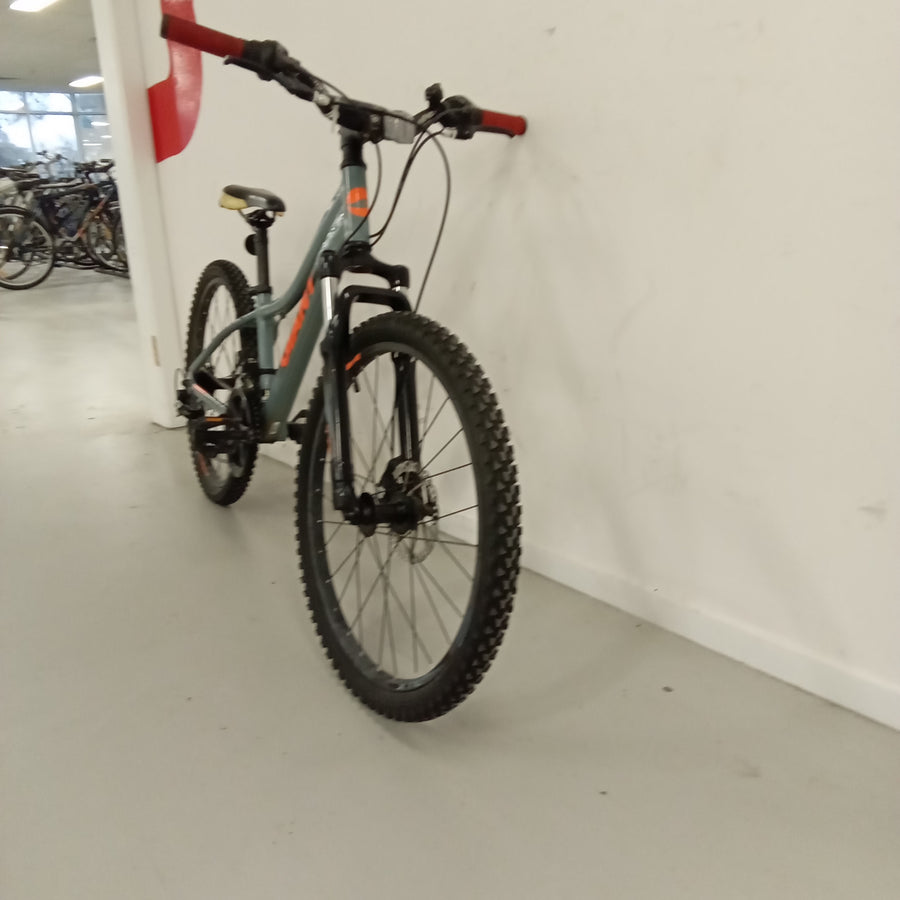 1113 - 24" Grey Mountain Bike,
Kids, Bike