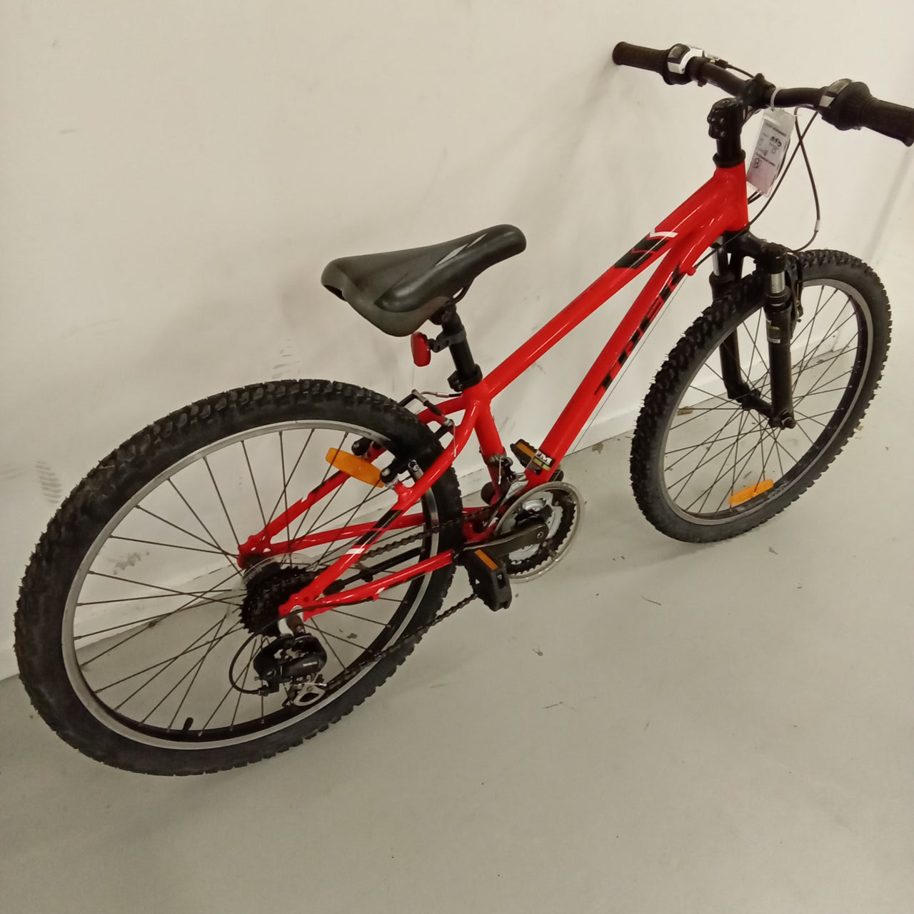 916 - 24" Red, Mountain Bike,
Kids, Bike