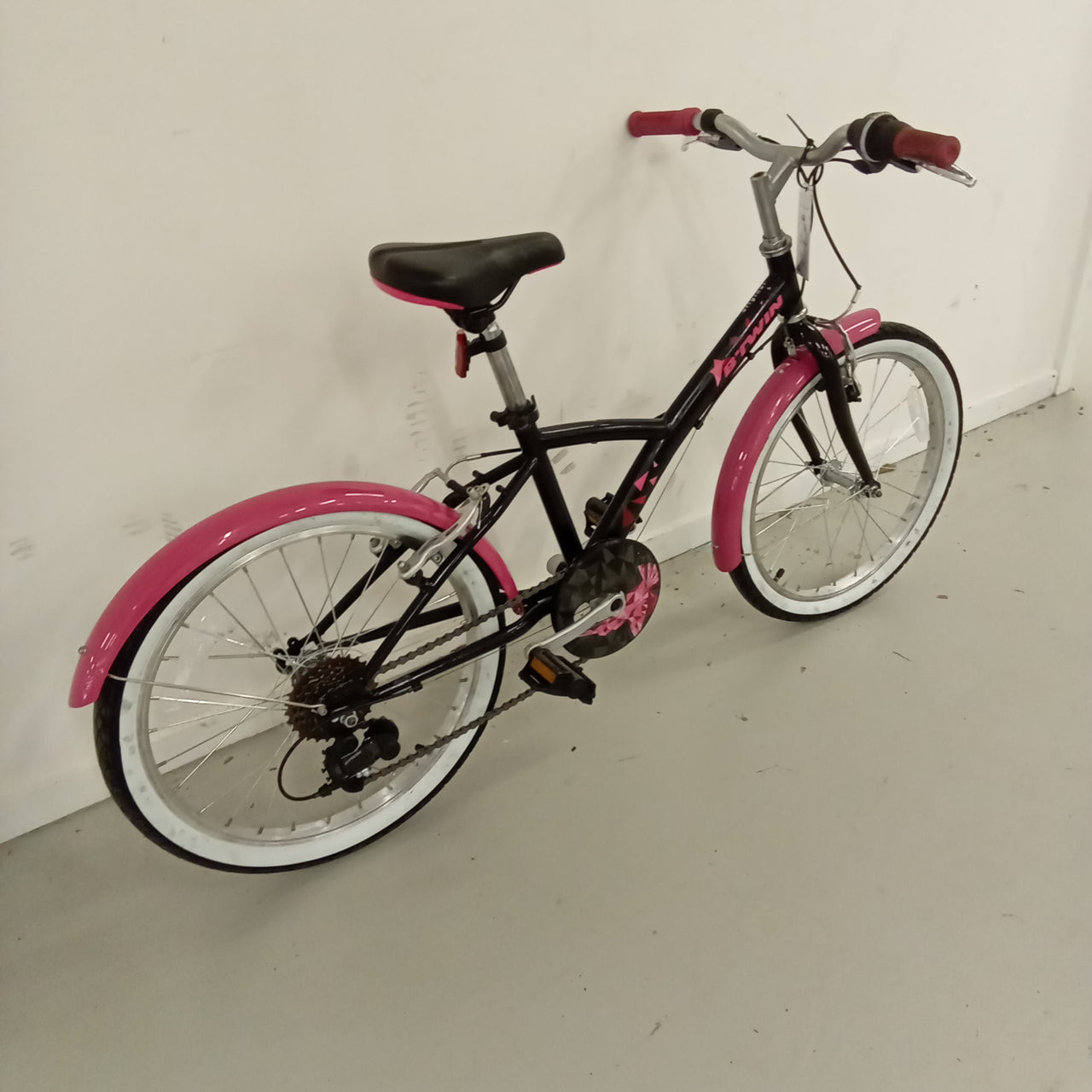 968 - 20" Black,
Pink, Kids, Bike