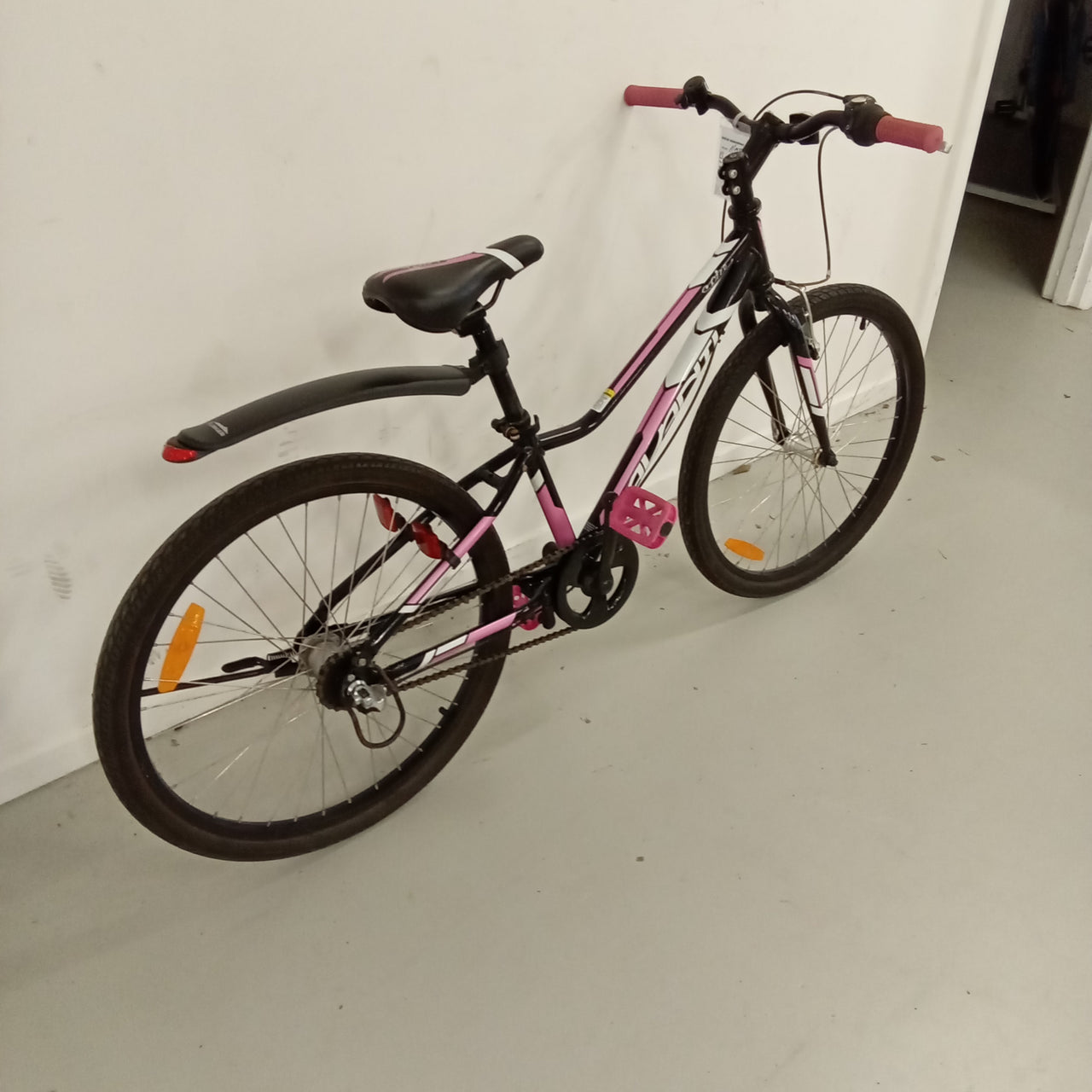 986 - 24" Black,
Pink, Kids, Bike