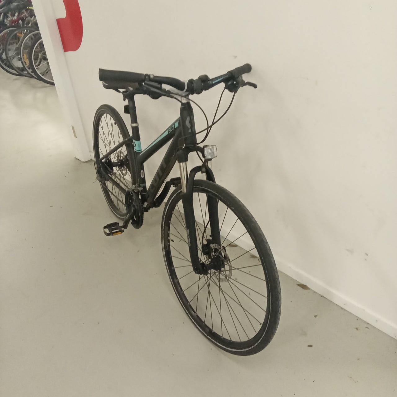 1015 - 42cm Black,
Blue, Hybrid Commuter, Bike