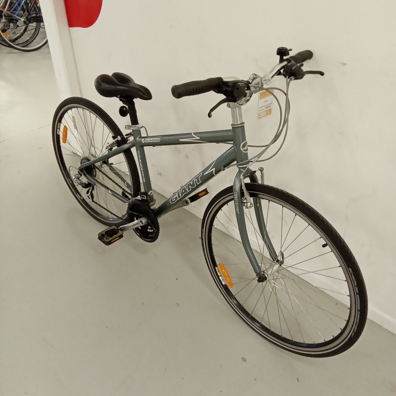 1107 -  Silver, Flat Bar Commuter, Bike
