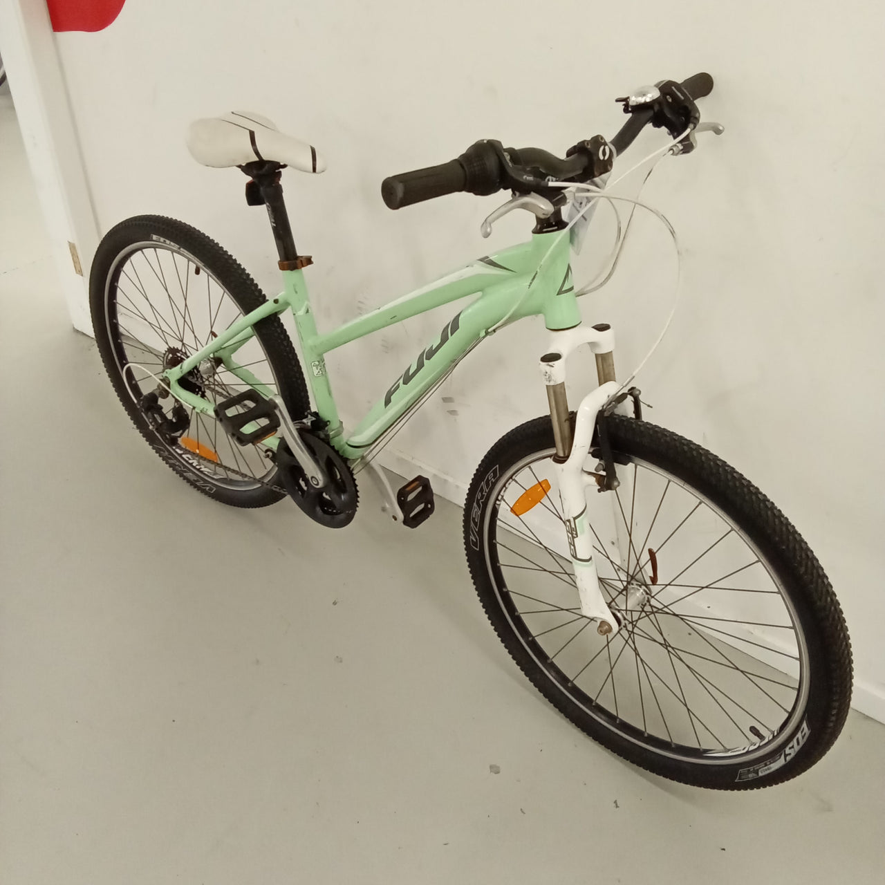 1099 - 40cm Green,
White, Mountain Bike, Bike
