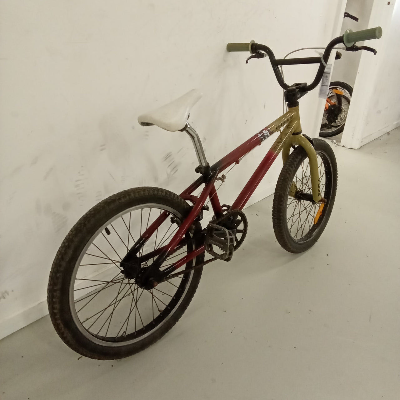 1727 - 20" Red,
Beige BMX, Bike