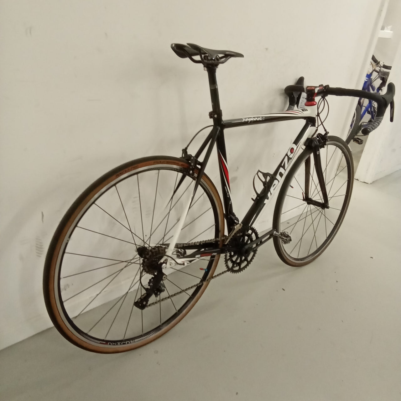 1783 - 56cm Black,
White, Road Bike, Bike