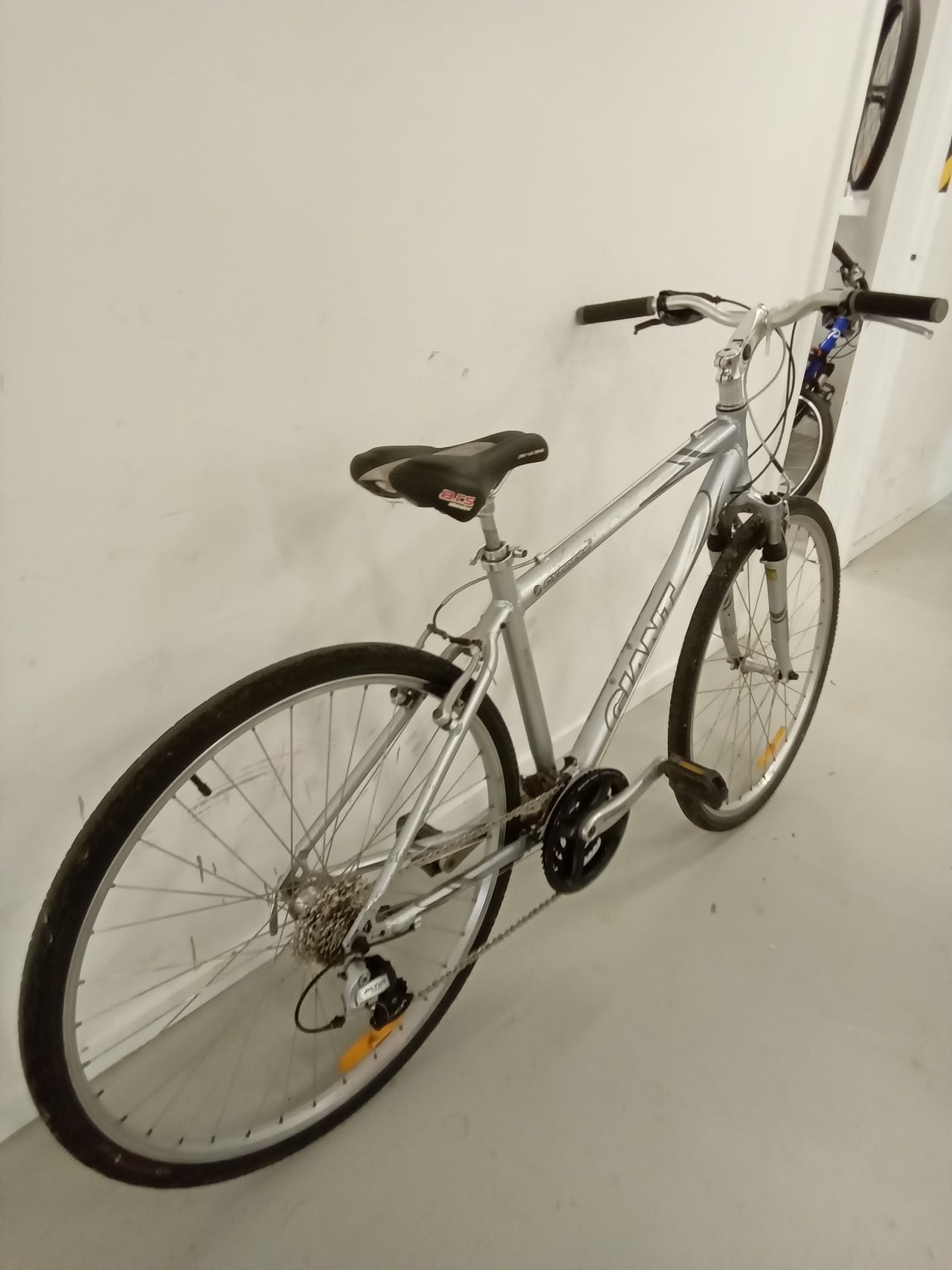 Giant Cypress Bike -  44cm - Hybrid Commuter, Colour: Silver