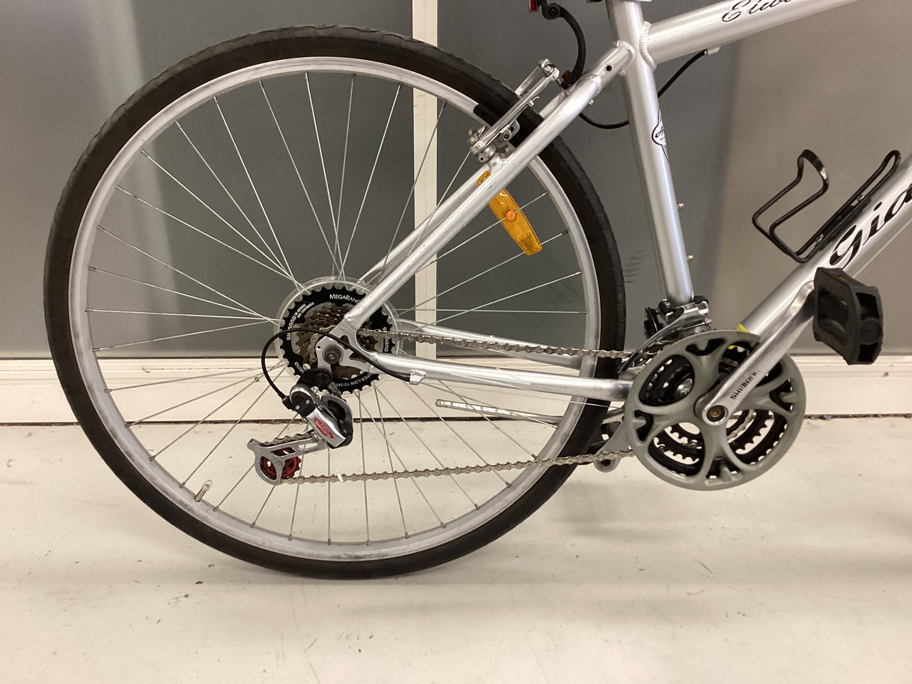 Giant - Elwood - Flat Bar Commuter - Silver (#4552)