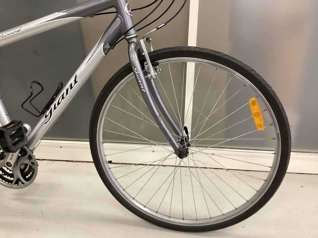 Giant - Elwood - Flat Bar Commuter - Silver (#4552)
