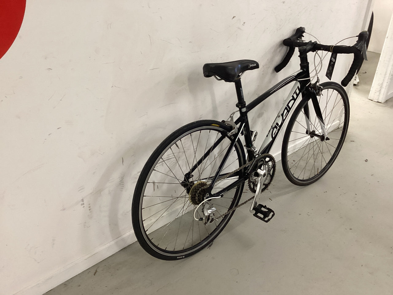 Avanti Giro Bike -  48cm - Road Bike, Colour: Black, White