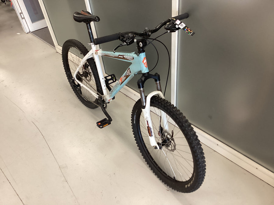 Specialized Hardrock Bike -  48cm - Mountain Bike, Colour: Blue, White, Multi
