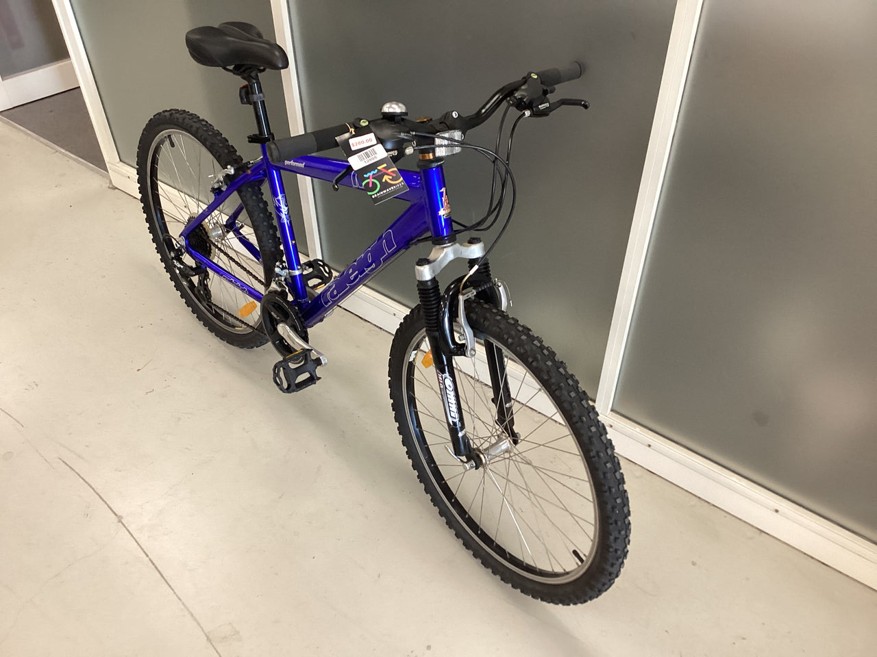 Raleigh M6 hundred Bike - 26"  - Mountain Bike, Colour: Blue