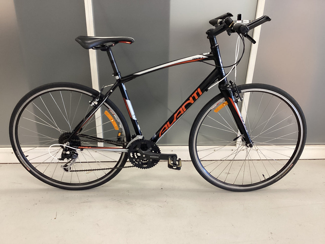 Avanti Blade 3 Bike -  54cm - Road Bike,
Flat Bar Commuter, Colour: Black, Orange
