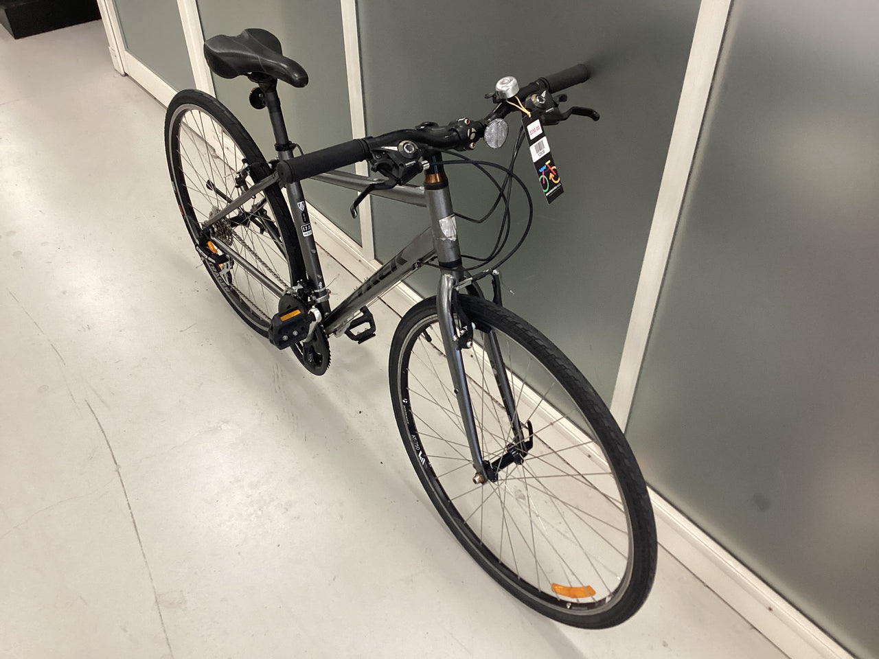 Trek FX 7.1 Bike -  44cm - Flat Bar Commuter, Colour: Silver