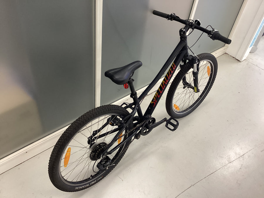 Specialized Hotrock Bike - 24"  - Kids, Colour: Black