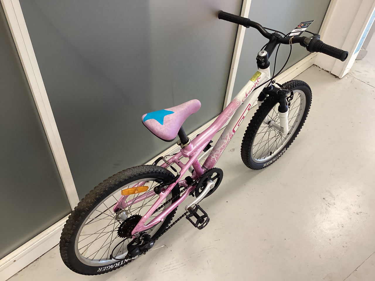GT Scamp Bike - 20"  - Kids, Colour: White, Pink