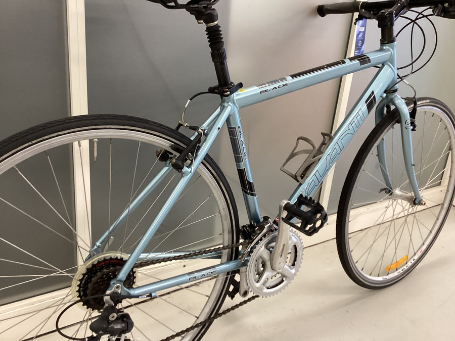 Avanti Blade Bike -  44cm - Flat Bar Commuter, Colour: Blue