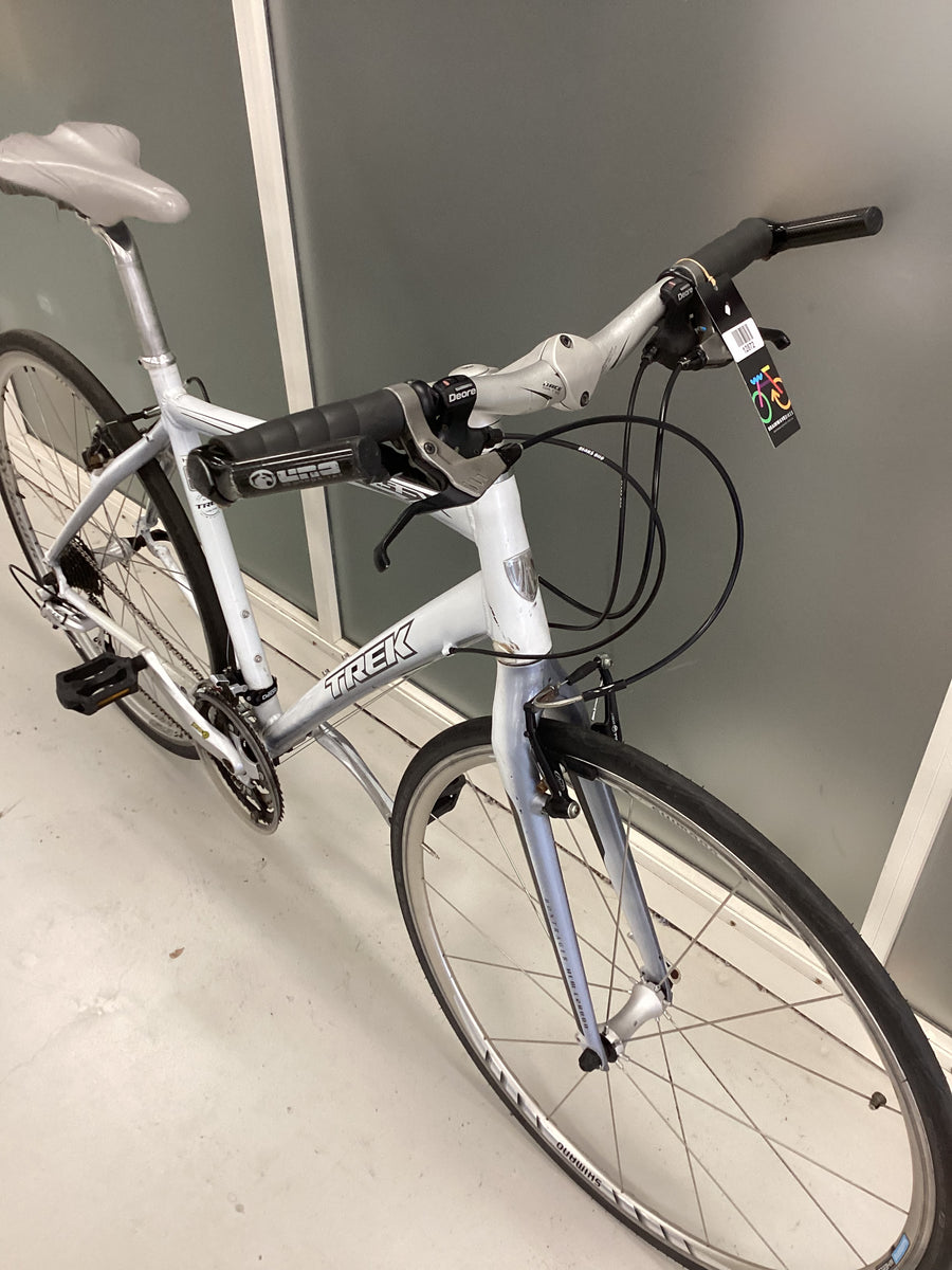 Trek FX 7.5 Bike -  50cm - Flat Bar Commuter, Colour: White