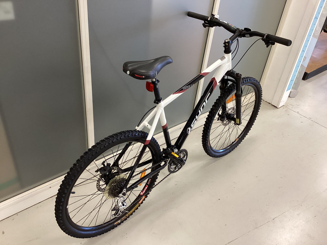 Sync Notch 7 Bike -  48cm - Mountain Bike, Colour: Black, White