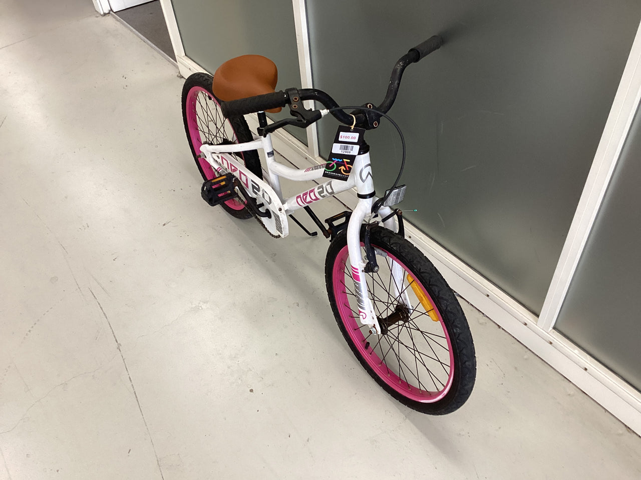 Apollo Neo 20 Bike - 20"  - Kids, Colour: White, Pink