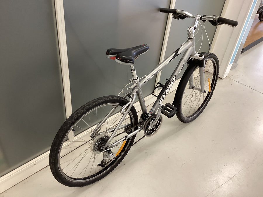 Giant Sedona LX Bike -  44cm - Mountain Bike, Colour: Silver