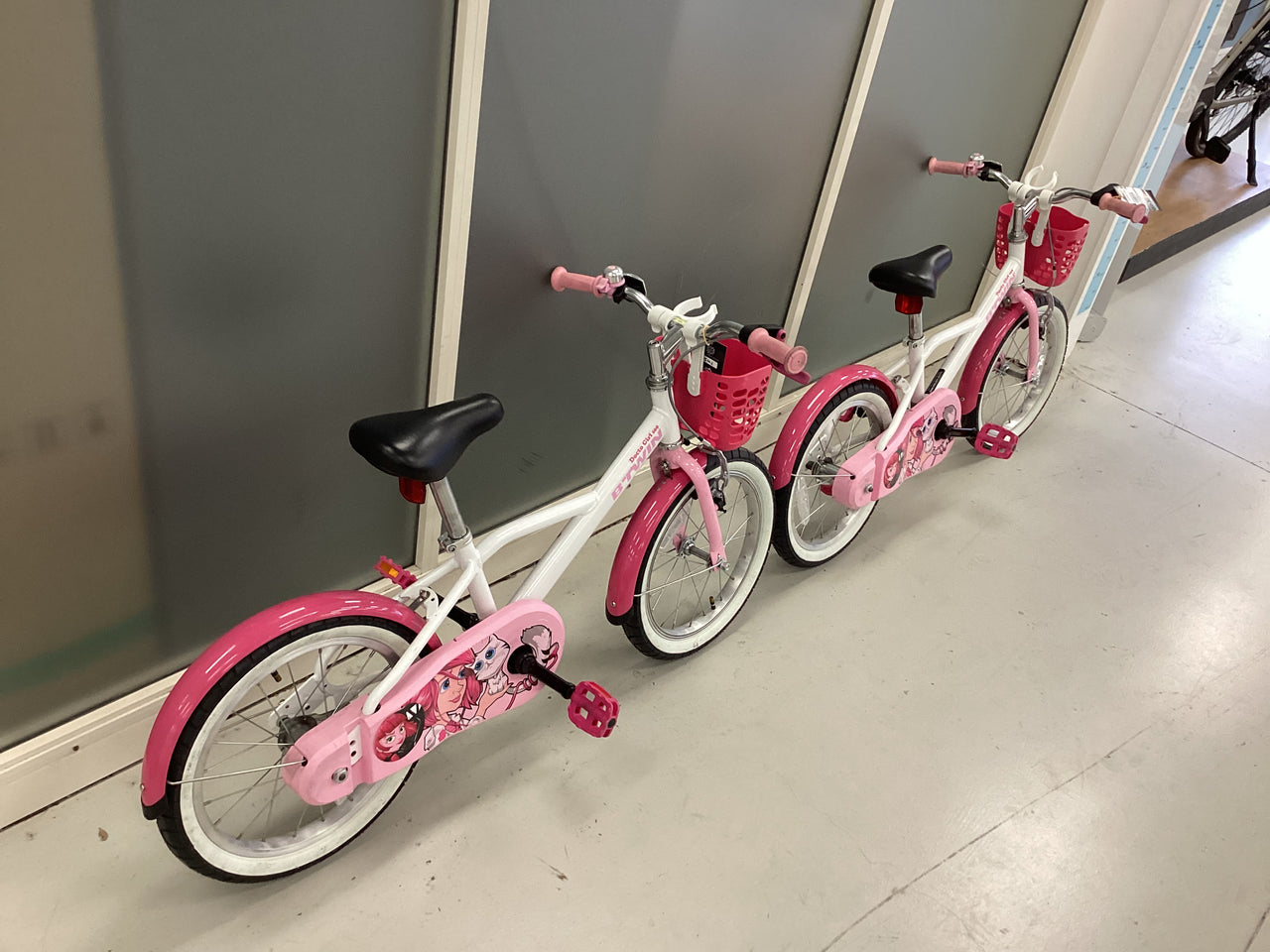 BTWIN Docto girl Bike - 16"  - Kids, Colour: White, Pink