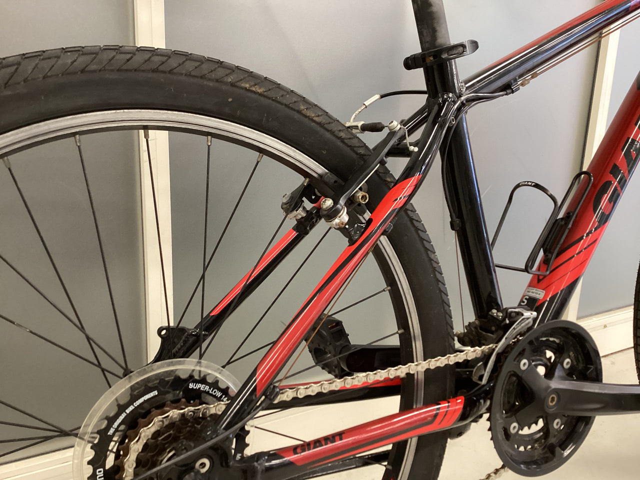 Giant Boulder Bike -  40cm - Mountain Bike, Colour: Black, Red