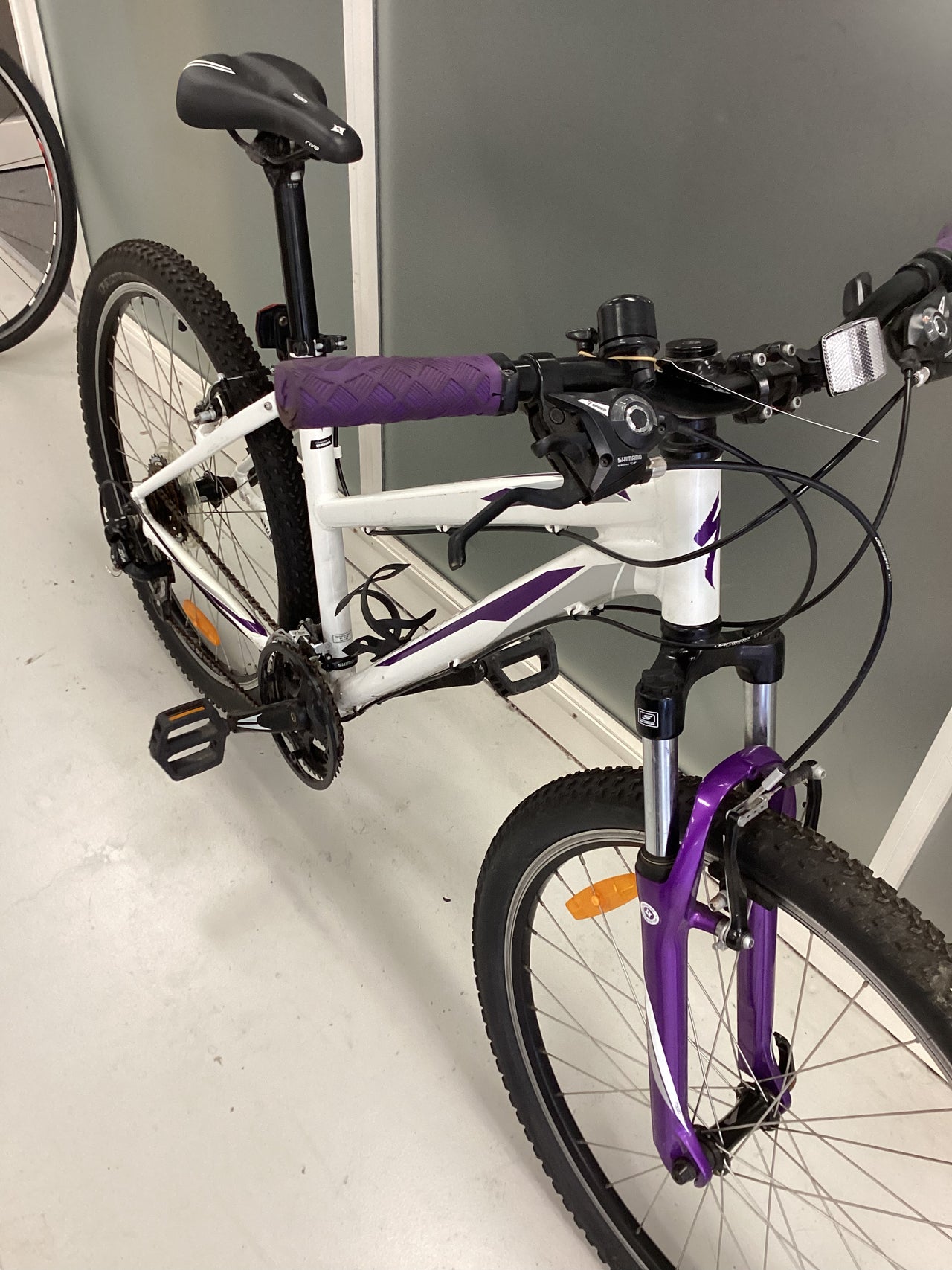 specialized Myka Bike - 26"  - Mountain Bike, Colour: White, Purple