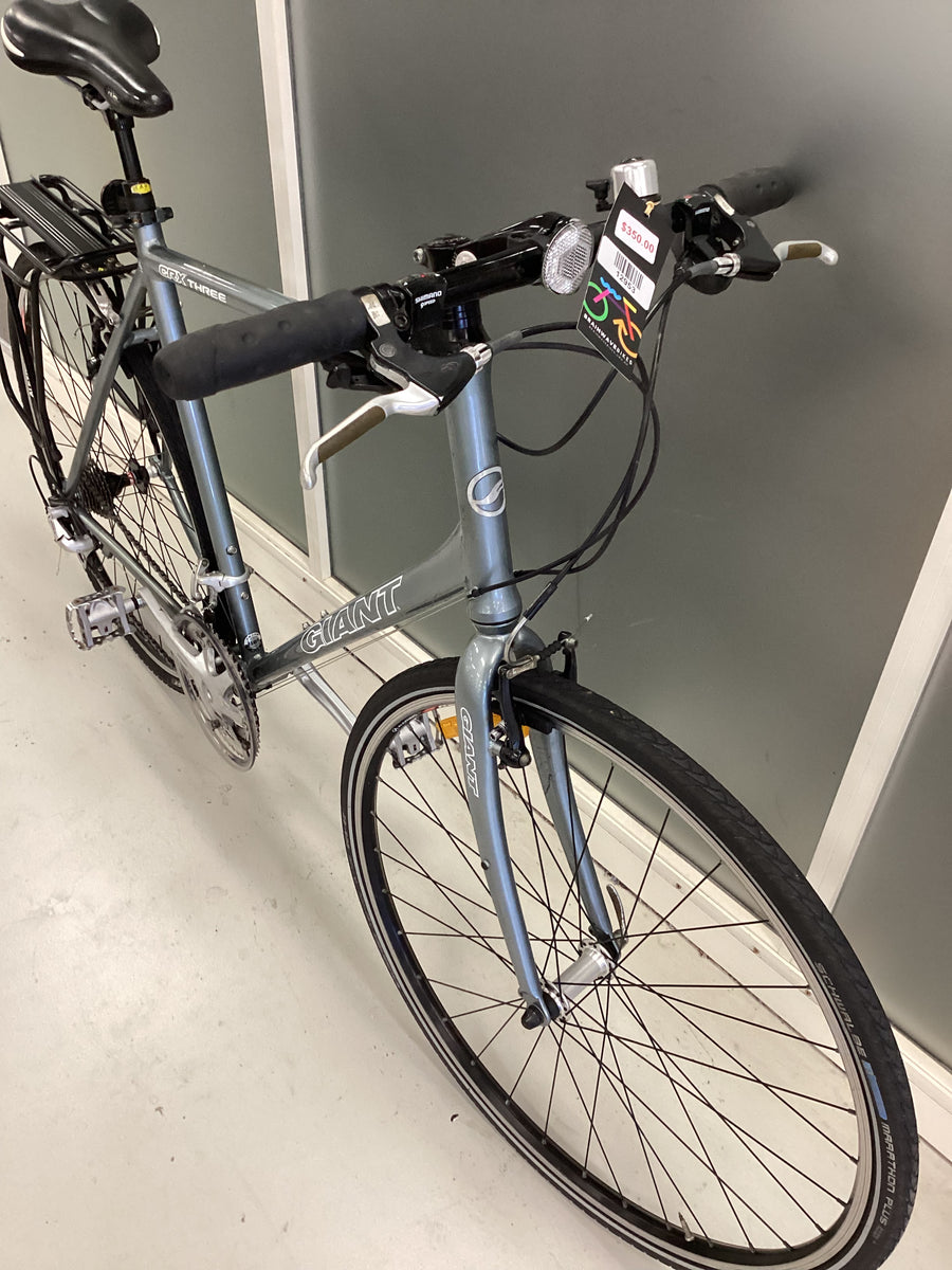 Giant CRX 3 Bike -  58cm - Flat Bar Commuter, Colour: Silver