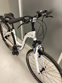 Thumbnail for Fuji Fairmount 1.1 Bike -  44cm - Hybrid Commuter, Colour: White