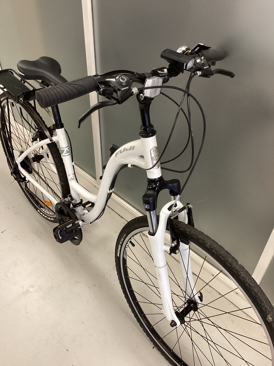 Fuji Fairmount 1.1 Bike -  44cm - Hybrid Commuter, Colour: White