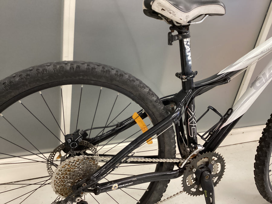 Giant Alias Bike -  38cm - Mountain Bike, Colour: Black, White