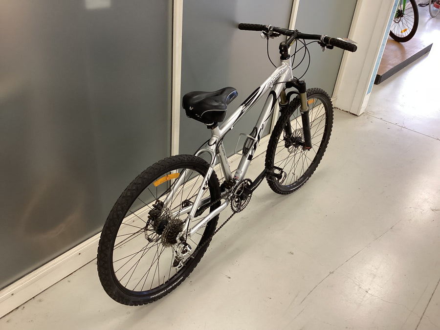 Giant Xtc2 Bike -  44cm - Mountain Bike, Colour: Silver