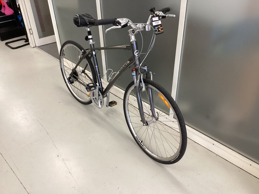 Giant Cypress Bike -  52cm - Hybrid Commuter, Colour: Silver