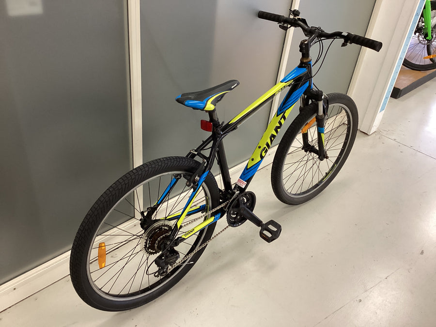 Giant Boulder Bike -  50cm - Mountain Bike, Colour: Black, Blue, Yellow