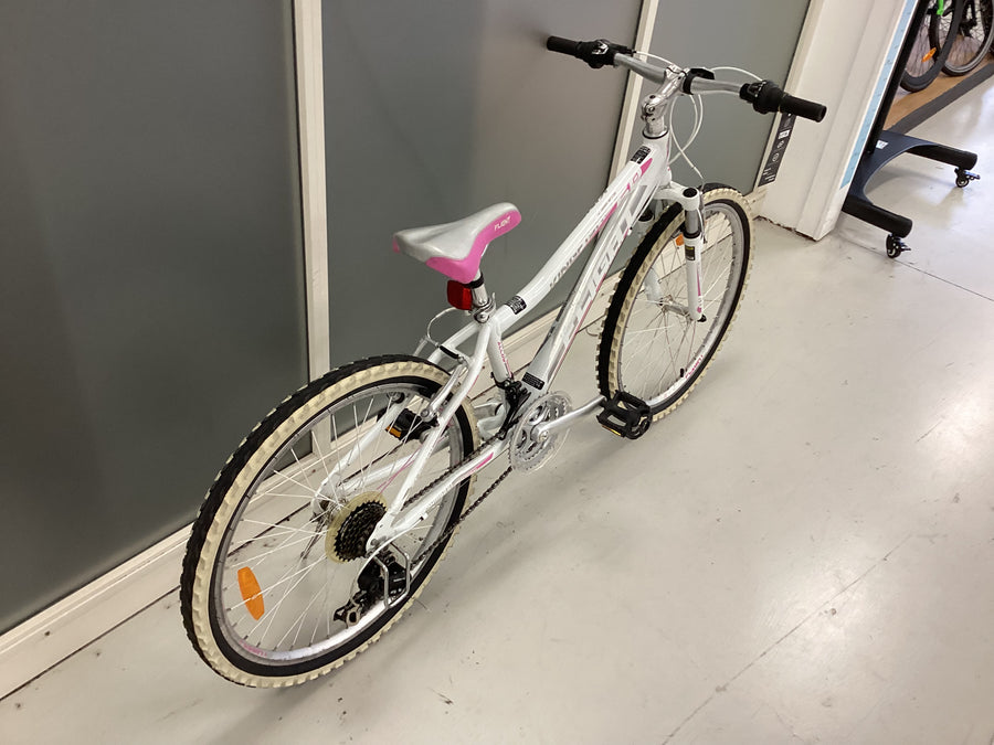 Flight Kingfisher Bike - 24"  - Kids, Colour: White, Pink