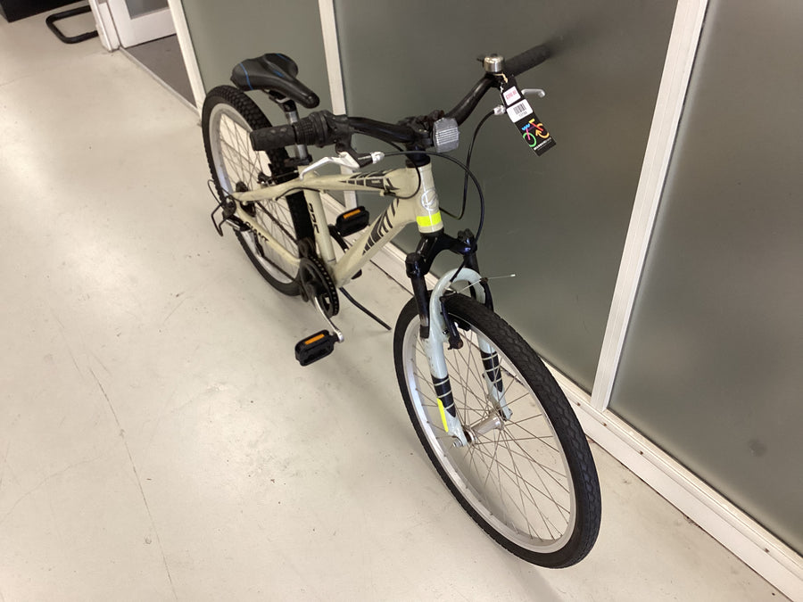 Giant Mtx 225 Bike - 24"  - Kids, Colour: White