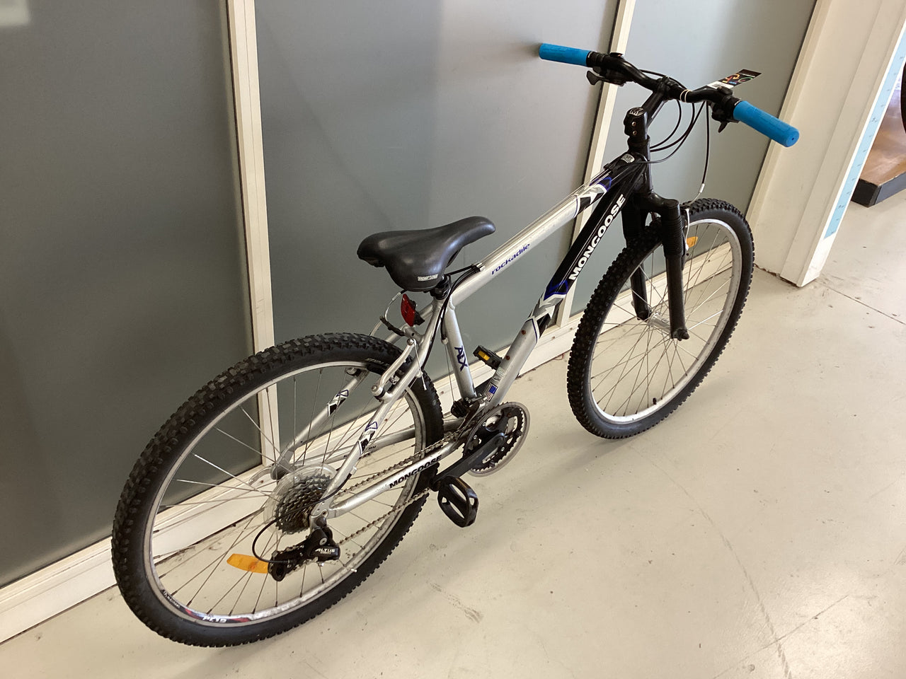 Mongoose Rockadile Bike - 26"  - Mountain Bike, Colour: Black, Silver