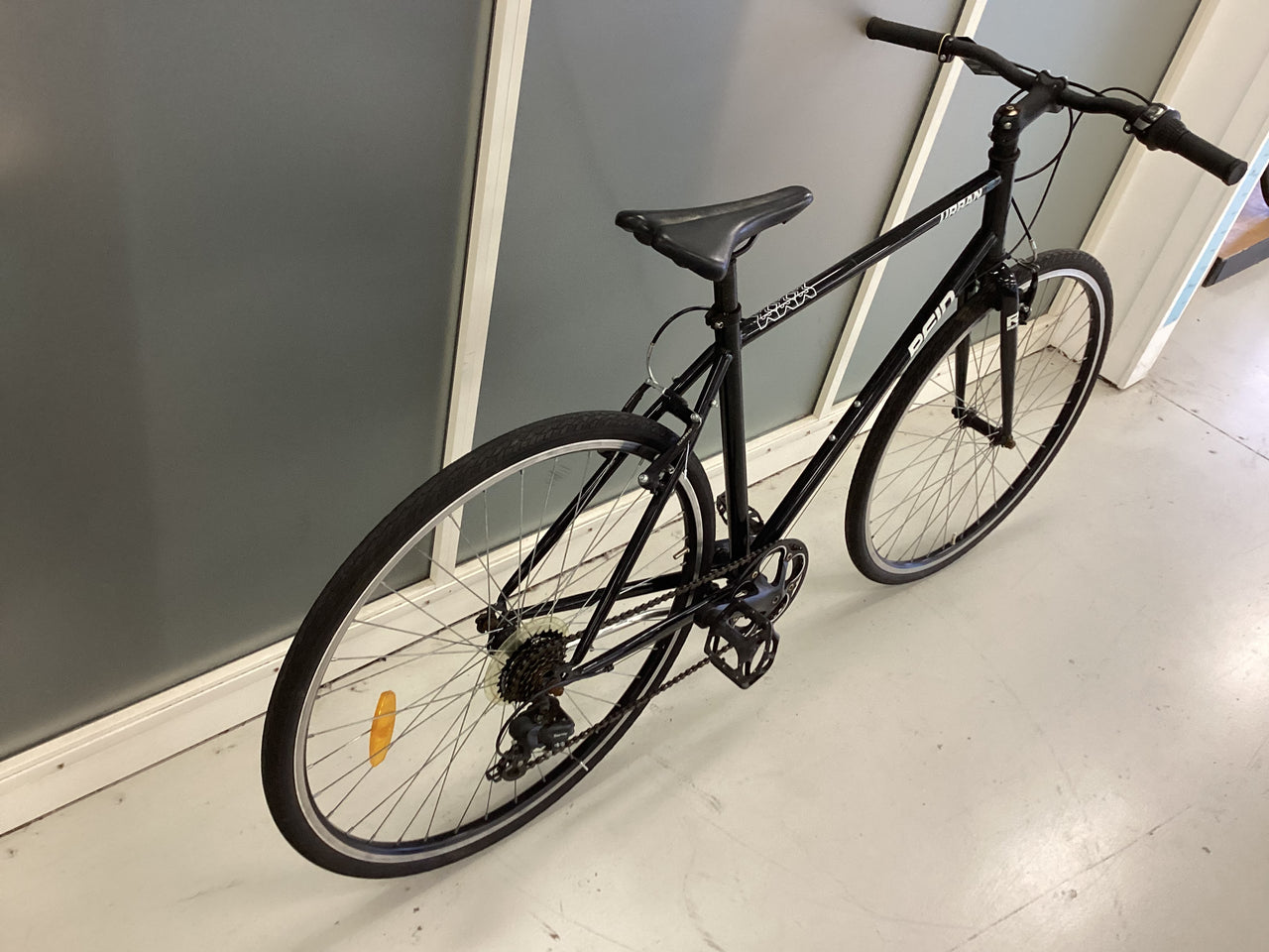 Reid Urban 5 Bike -  56cm - Flat Bar Commuter, Colour: Black