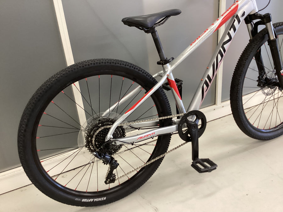 Avanti Montari Bike -  38cm - Mountain Bike, Colour: Black, Silver, Red