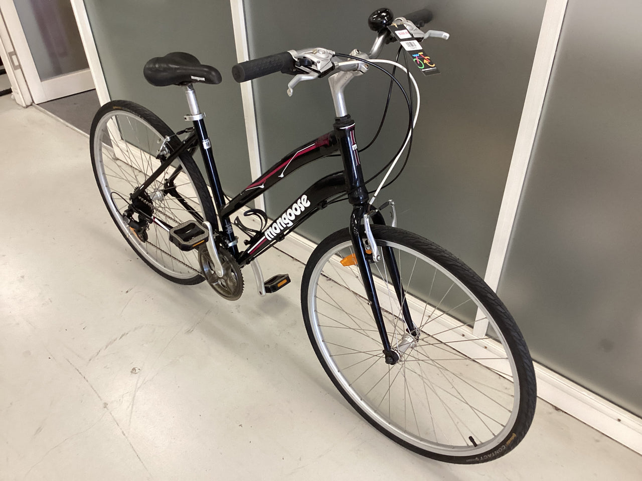 Mongoose Crossway 200 Bike -  48cm - Flat Bar Commuter, Colour: Black