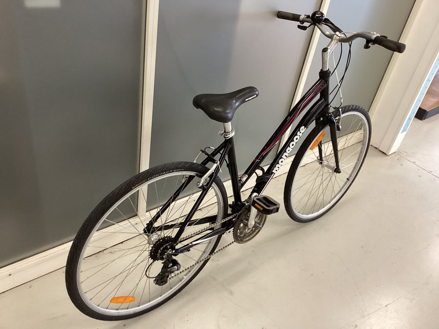 Mongoose Crossway 200 Bike -  48cm - Flat Bar Commuter, Colour: Black