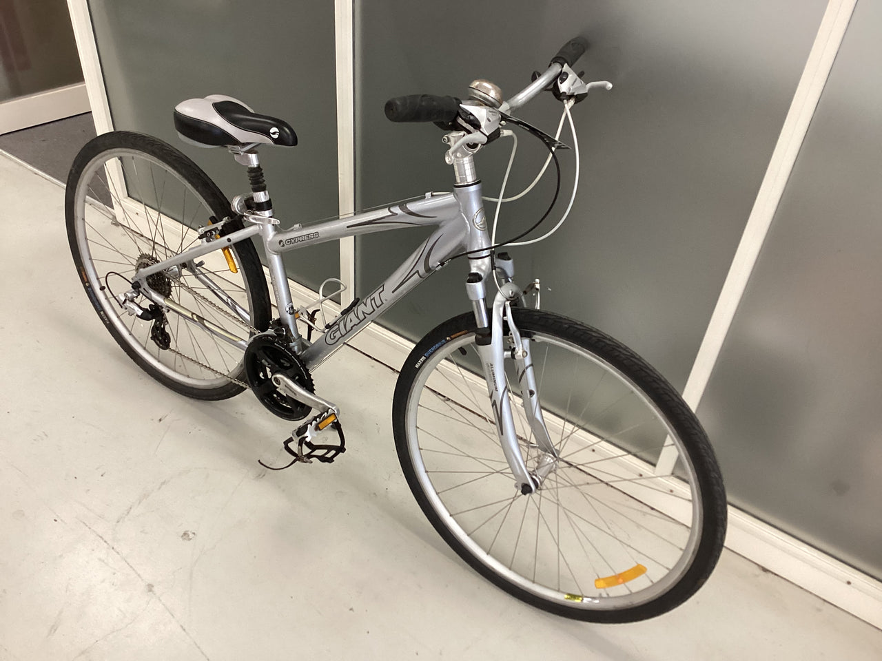 G8ant Cypress Bike -  38cm - Hybrid Commuter, Colour: Silver