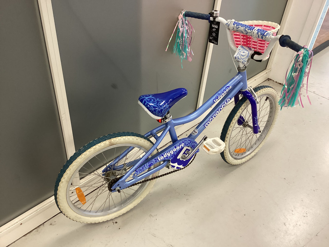 Mongoose Ladygoose Bike - 20"  - Kids, Colour: Blue
