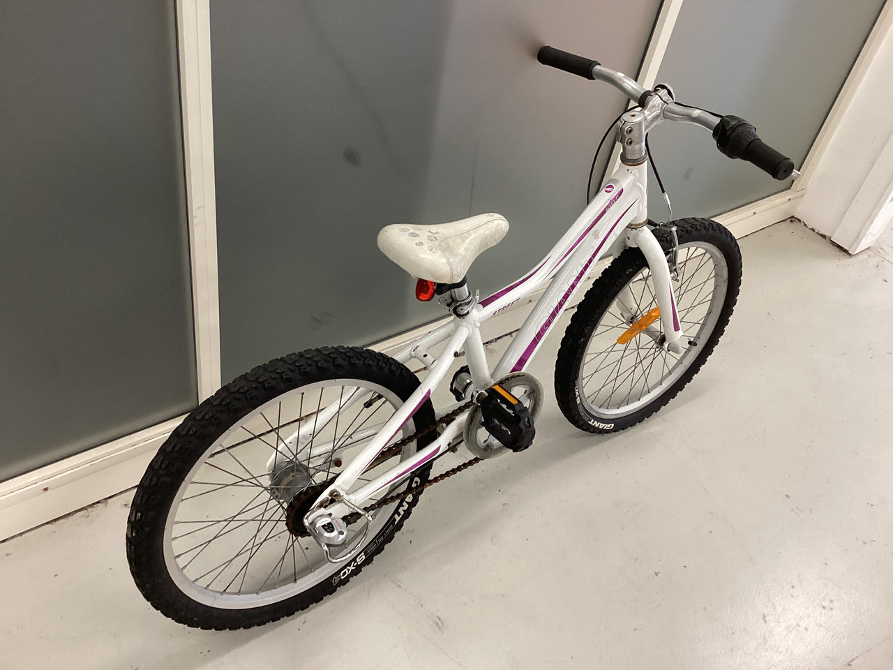 giant Areva Bike - 20"  - Kids, Colour: White, Purple